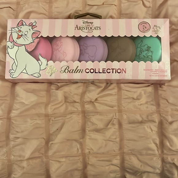 Disney Aristocrats Make Up Essentials Collection - Picture 6 of 6